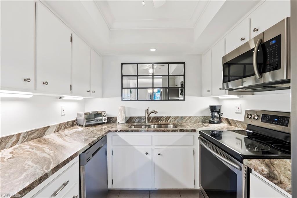 GLADES COUNTRY CLUB - Residential