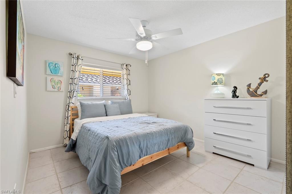 GLADES COUNTRY CLUB - Residential