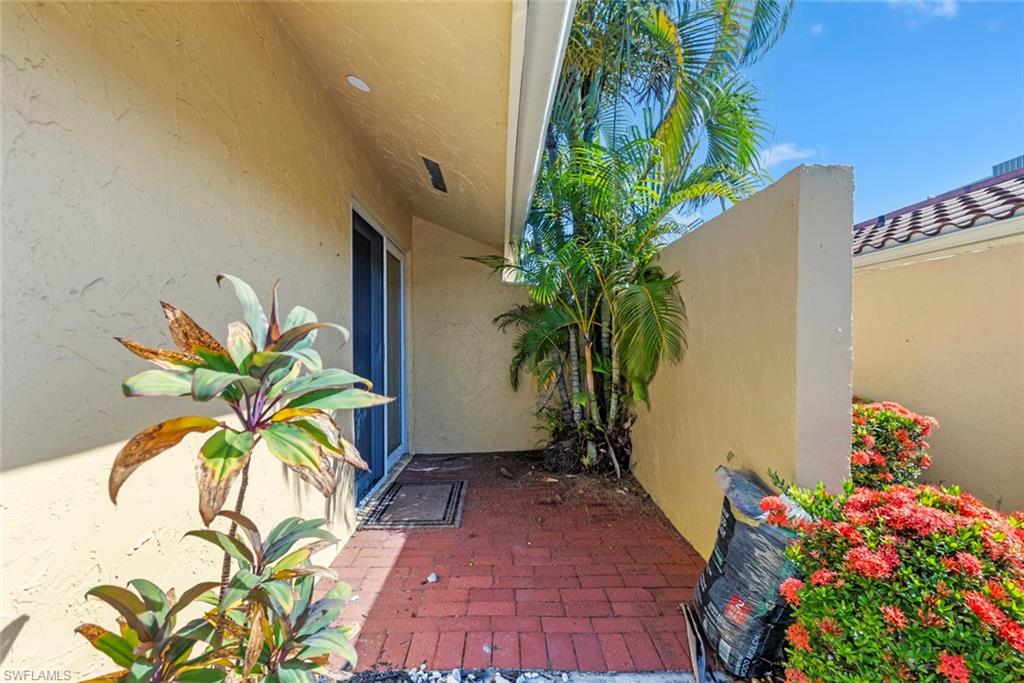 GLADES COUNTRY CLUB - Residential