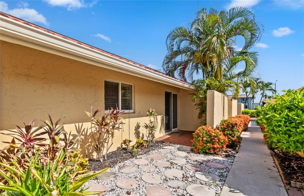 GLADES COUNTRY CLUB - Residential