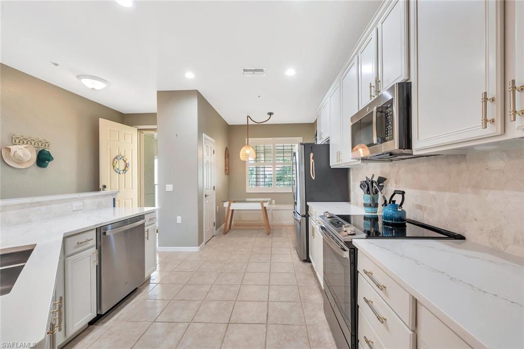 LAKE BARRINGTON - Residential
