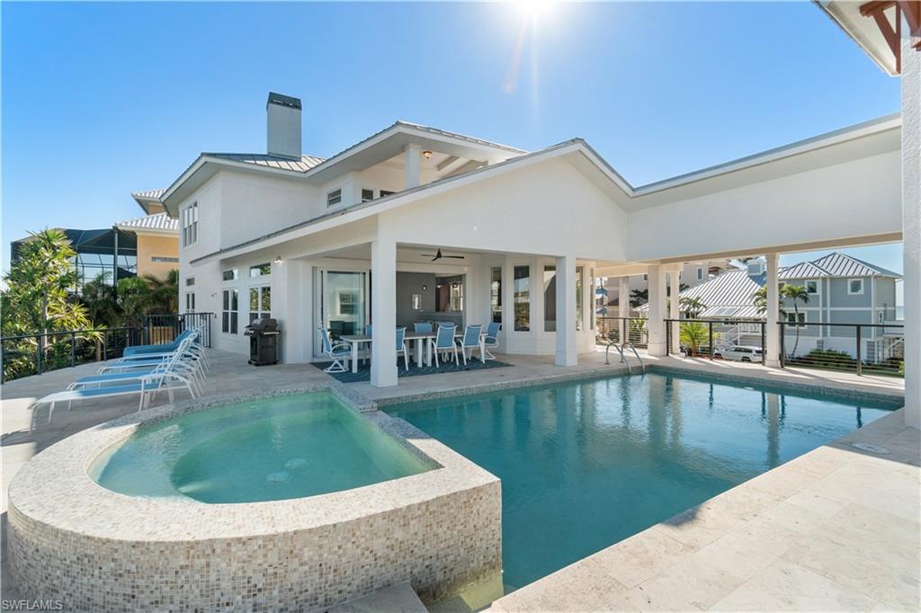 BAREFOOT BEACH - Residential