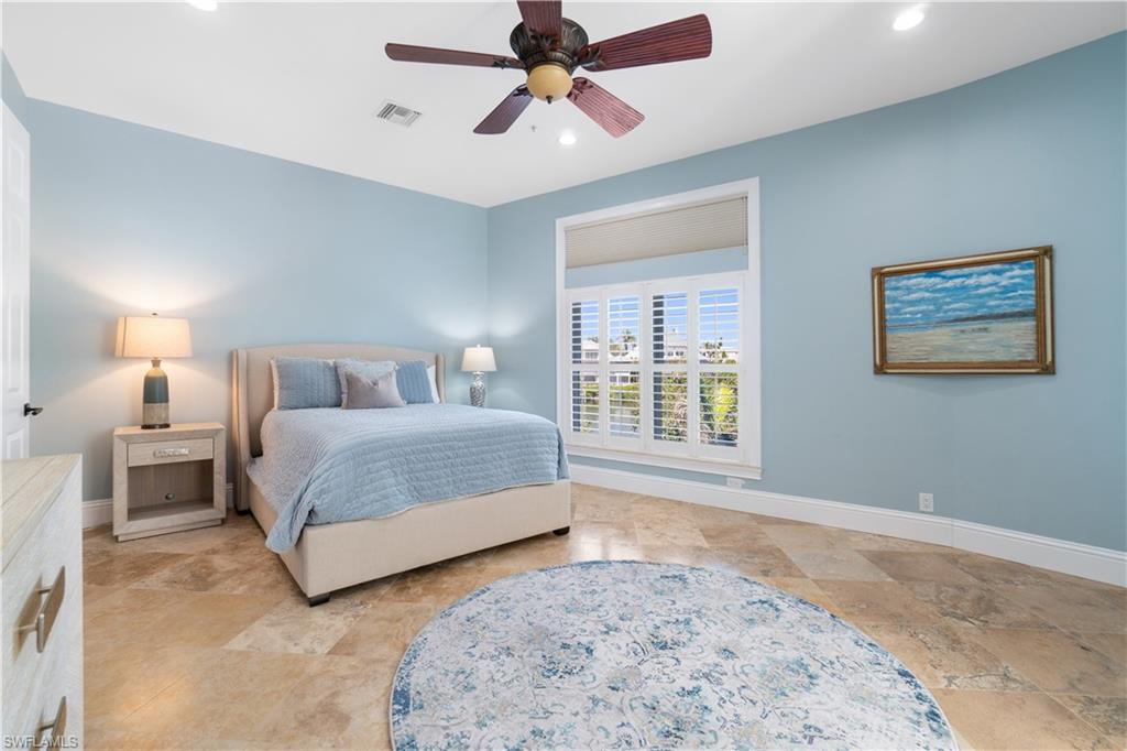 BAREFOOT BEACH - Residential