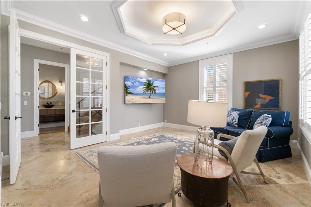 BAREFOOT BEACH - Residential