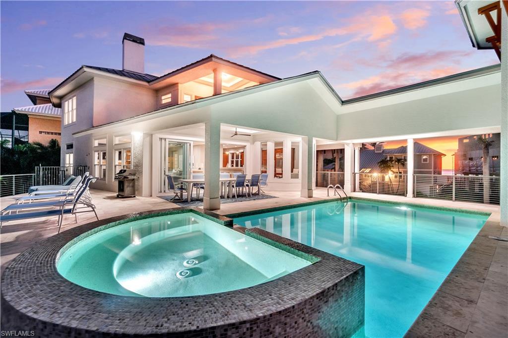 BAREFOOT BEACH - Residential