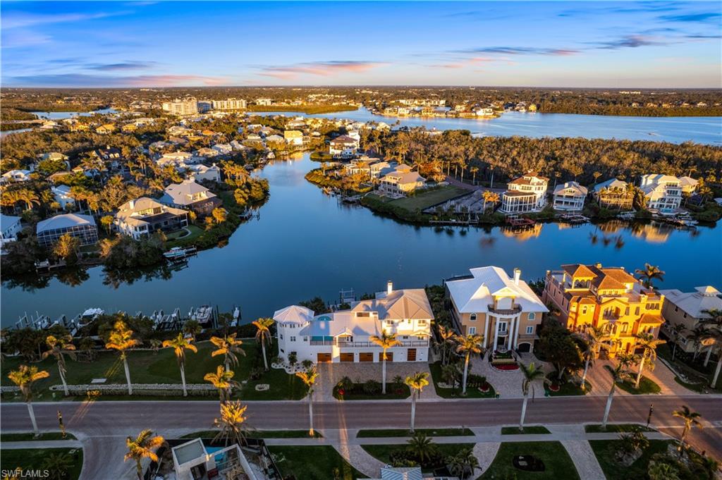 BAREFOOT BEACH - Residential