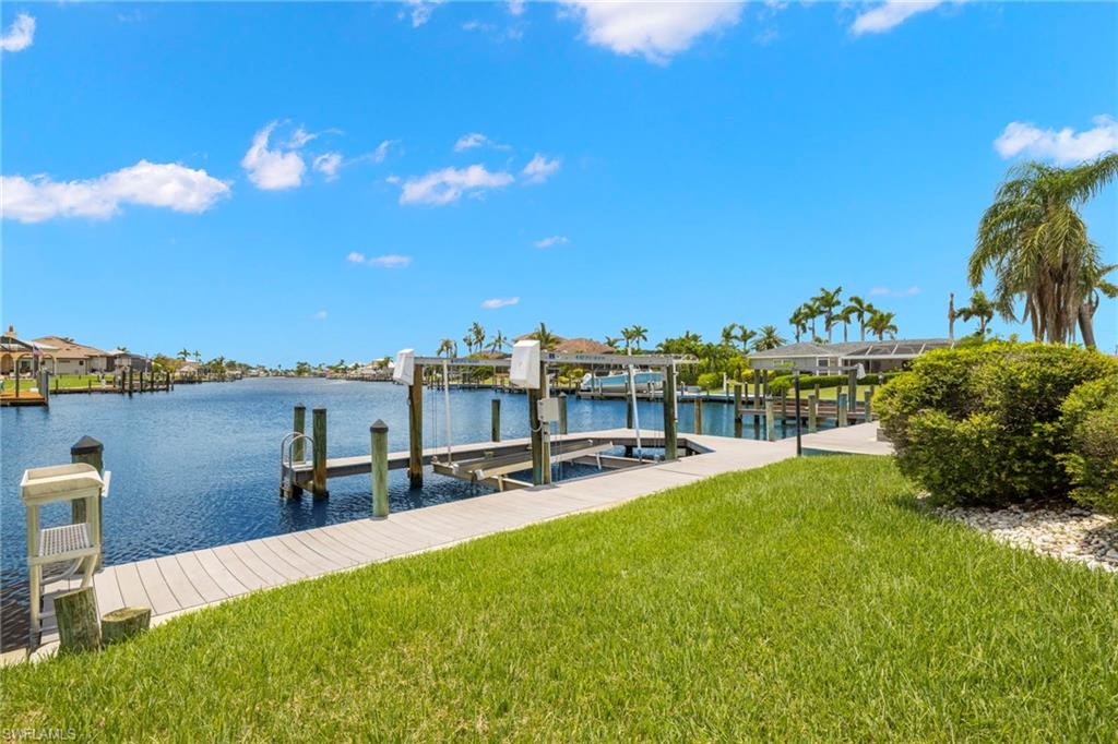 YACHT CLUB - Residential