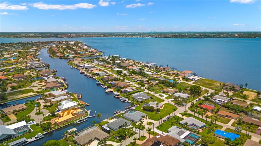 YACHT CLUB - Residential