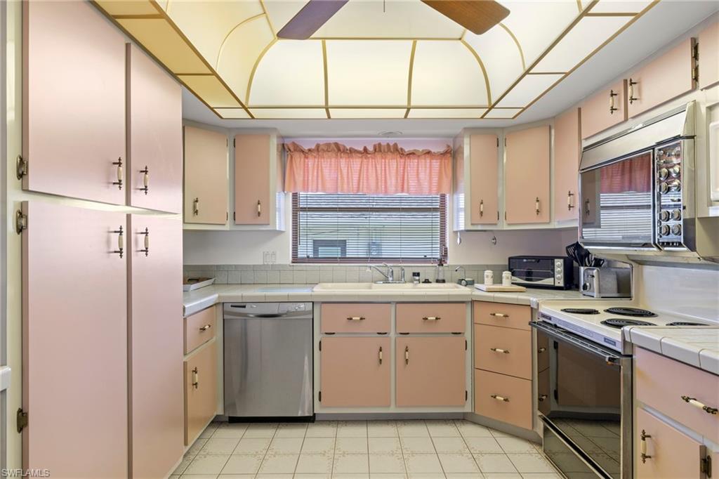 YACHT CLUB - Residential