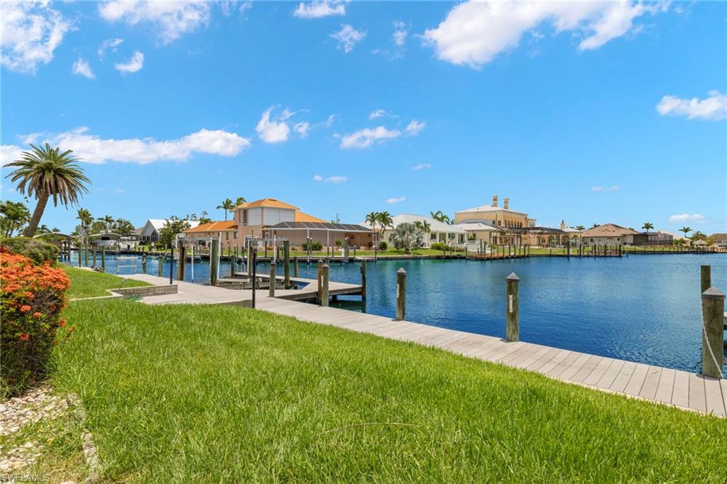 YACHT CLUB - Residential