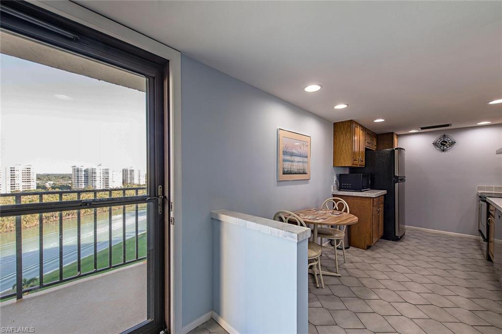 VANDERBILT SURF COLONY - Residential Lease