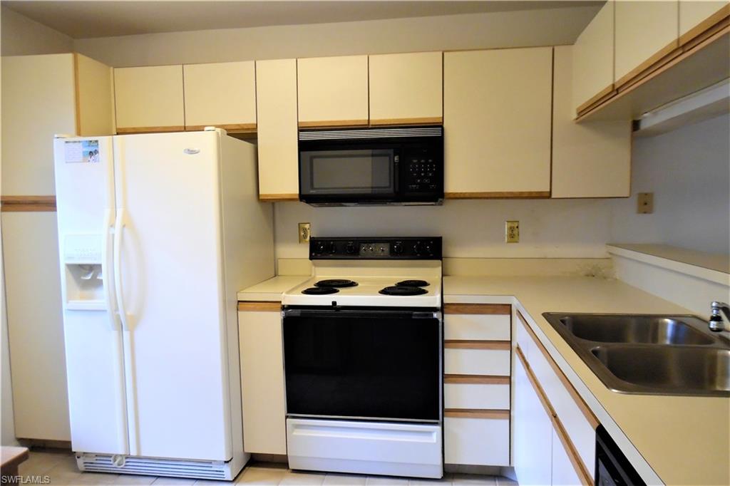 SUMMERLIN TRACE CONDO - Residential