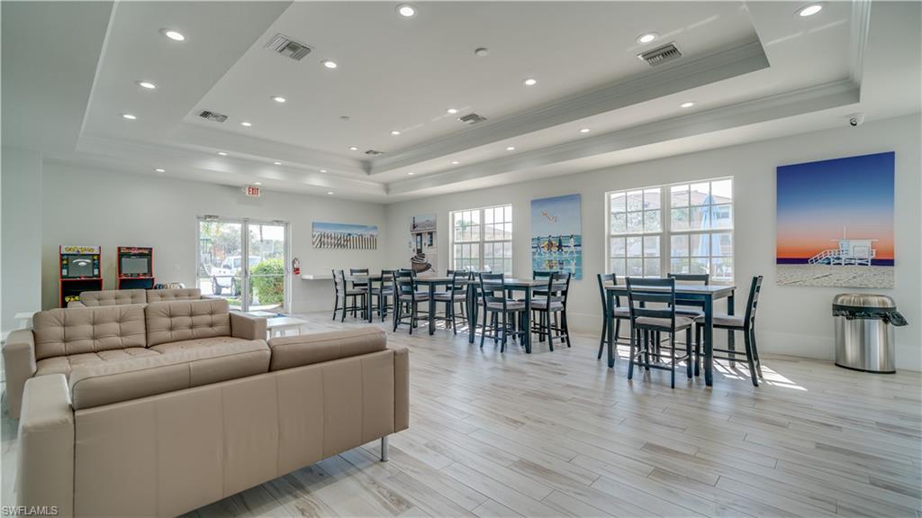 ISLES OF PORTO VISTA - Residential