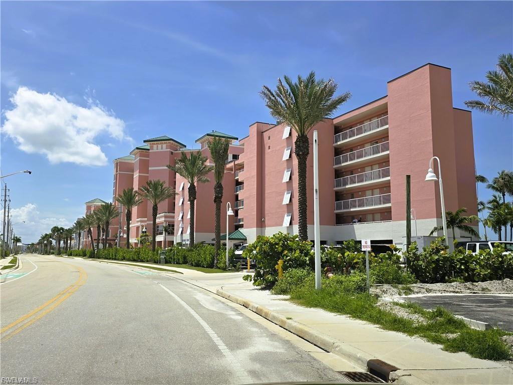 SANIBEL VIEW VILLAS - Residential