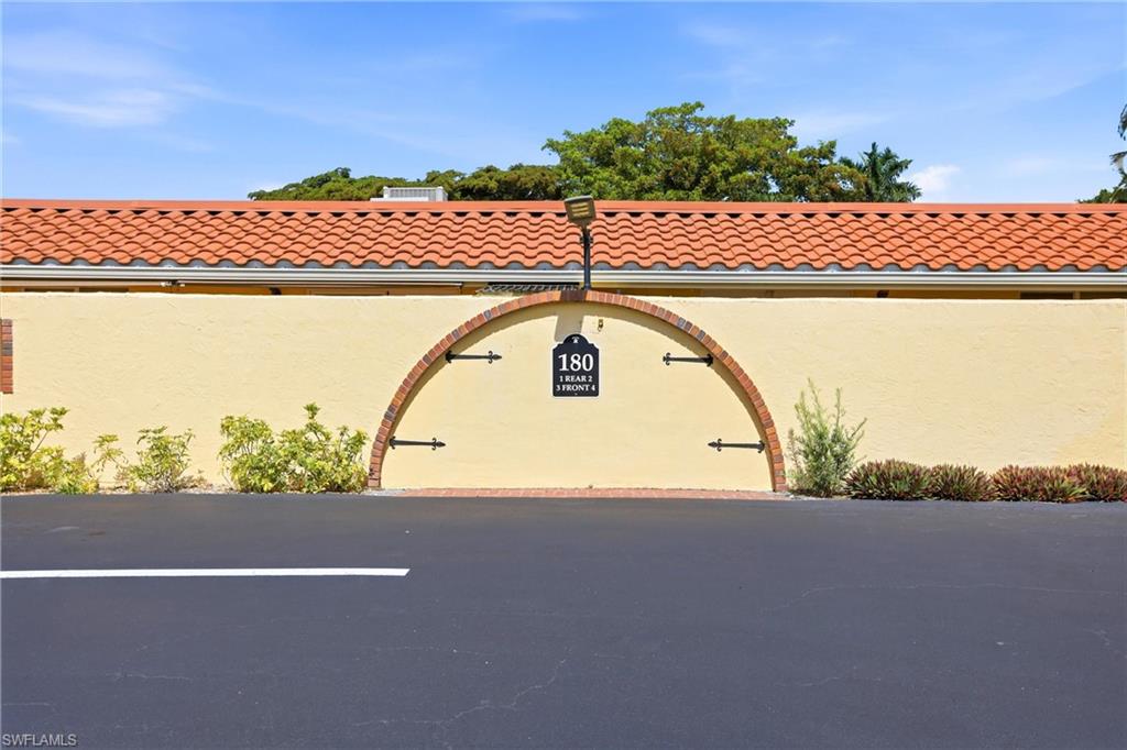 GLADES COUNTRY CLUB - Residential