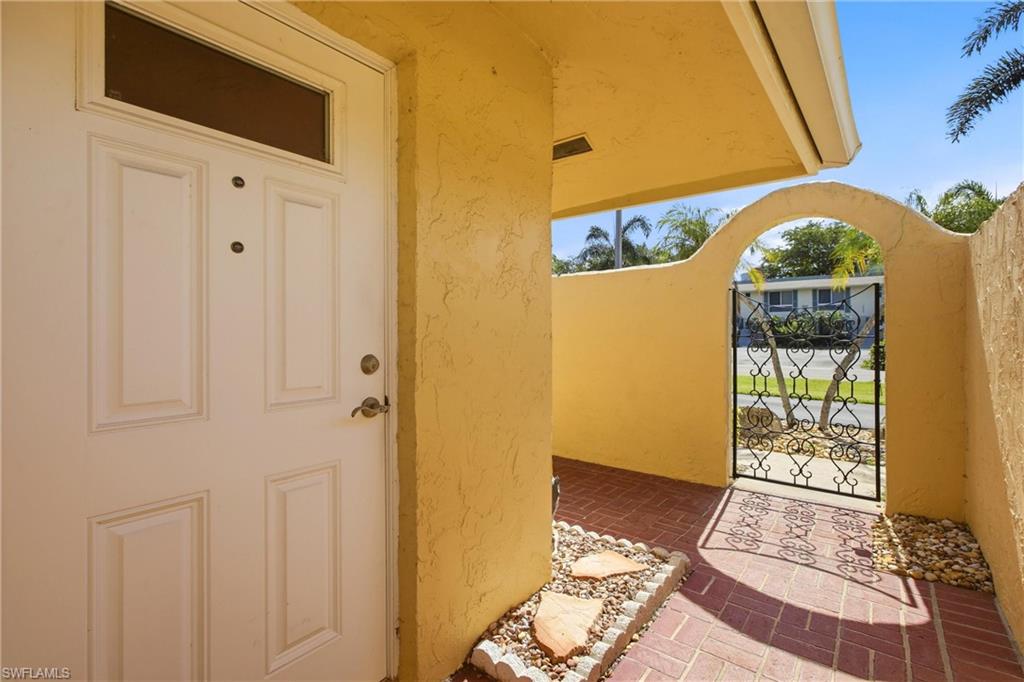 GLADES COUNTRY CLUB - Residential