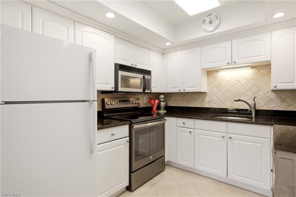 GLADES COUNTRY CLUB - Residential