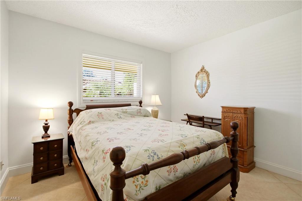 GLADES COUNTRY CLUB - Residential