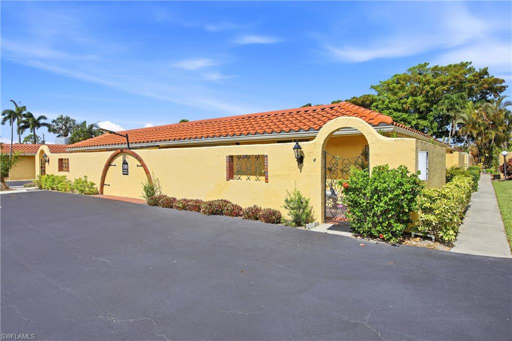GLADES COUNTRY CLUB - Residential