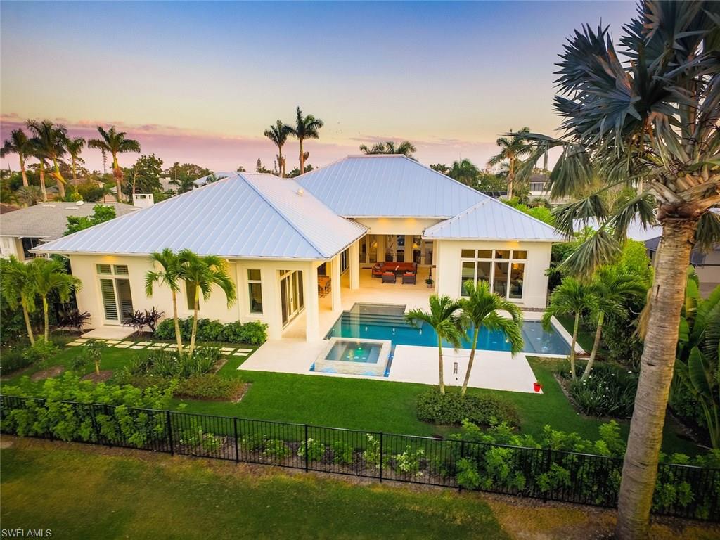 MOORINGS - Residential