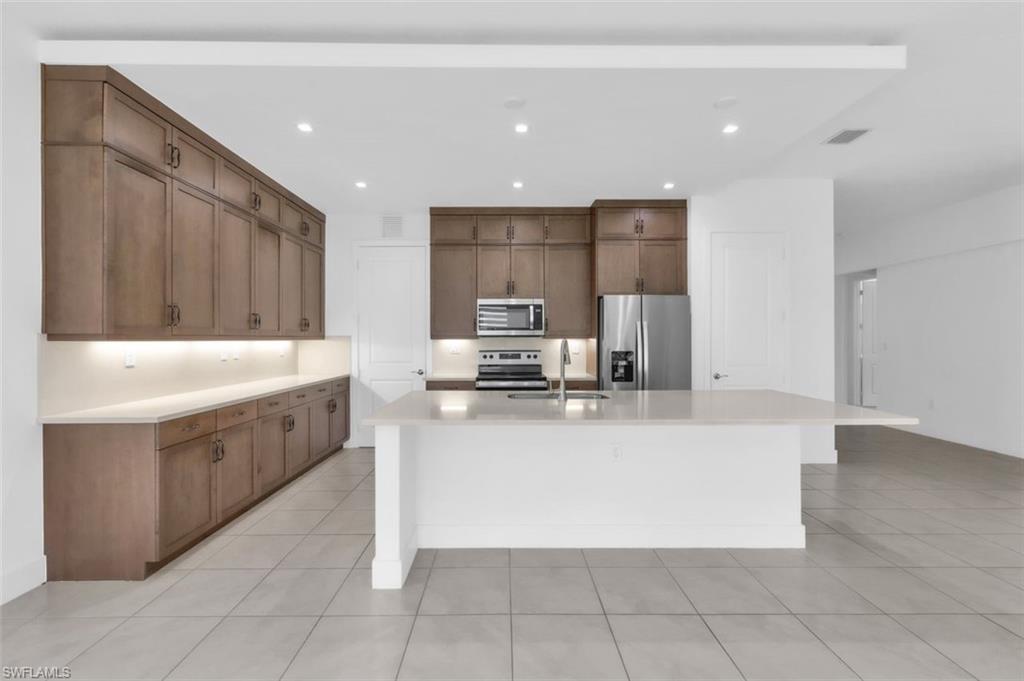 MAPLE RIDGE - Residential