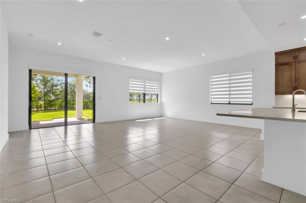 MAPLE RIDGE - Residential