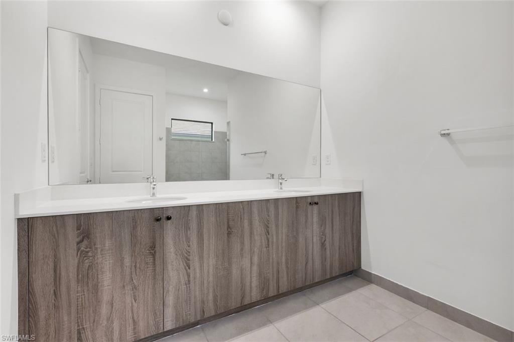 MAPLE RIDGE - Residential