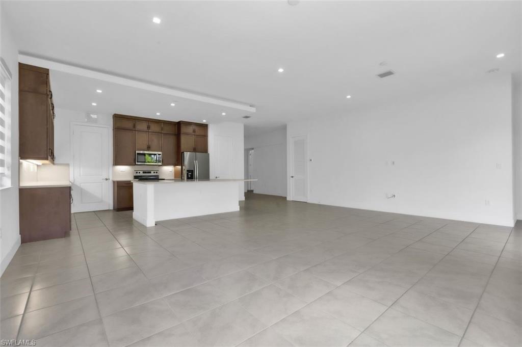 MAPLE RIDGE - Residential