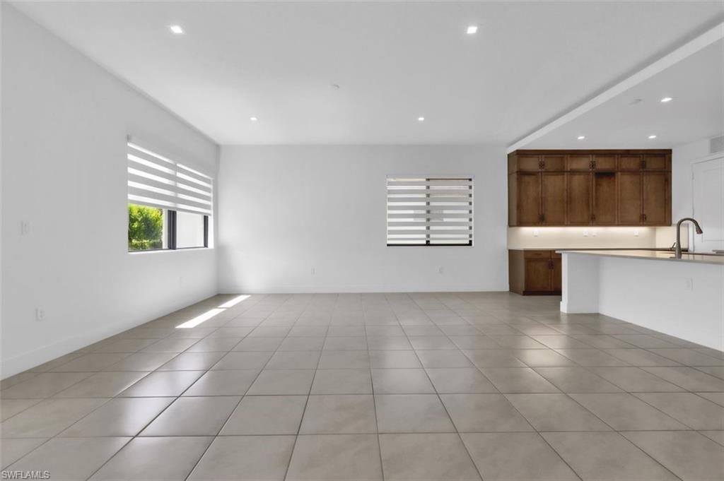 MAPLE RIDGE - Residential