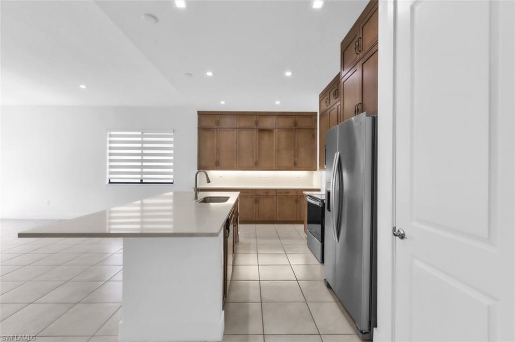MAPLE RIDGE - Residential