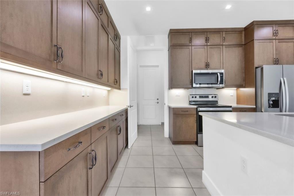 MAPLE RIDGE - Residential