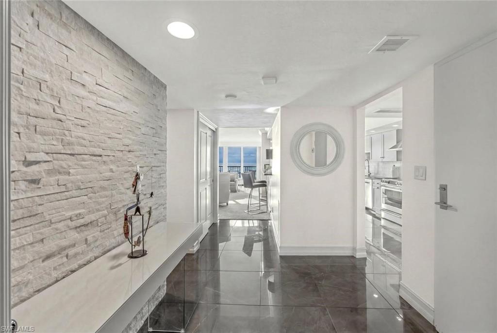 ADMIRALTY POINT - Residential
