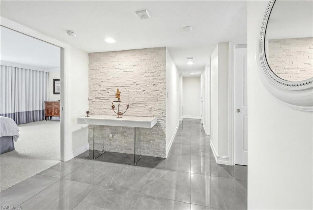 ADMIRALTY POINT - Residential