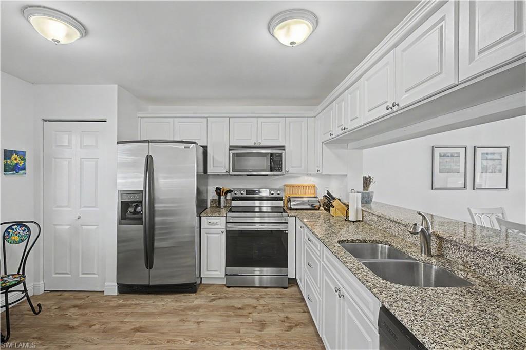 CHATHAM SQUARE - Residential Lease