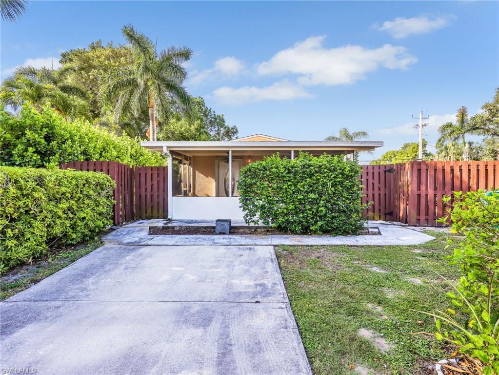 NAPLES PARK - Residential