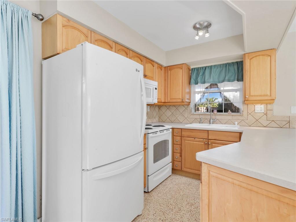 NAPLES PARK - Residential