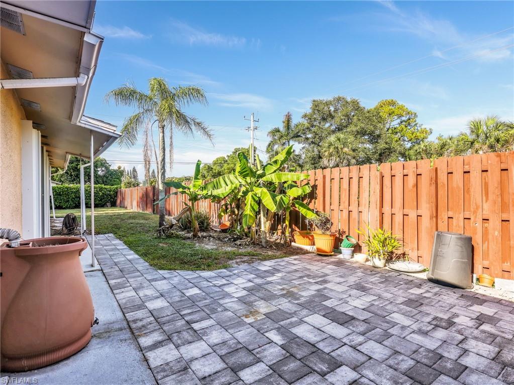 NAPLES PARK - Residential