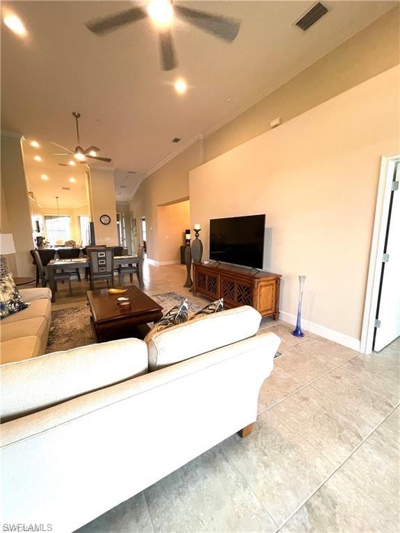 ESPLANADE - Residential Lease