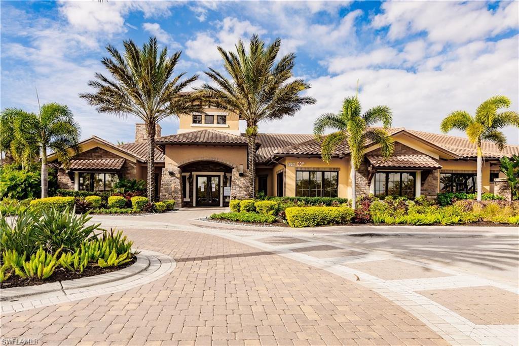 ESPLANADE - Residential Lease