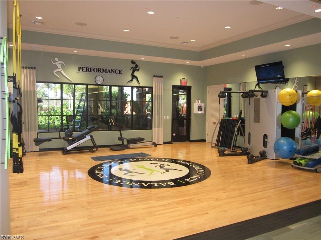 ESPLANADE - Residential Lease