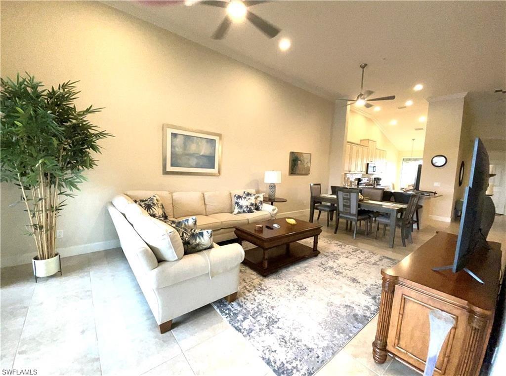 ESPLANADE - Residential Lease