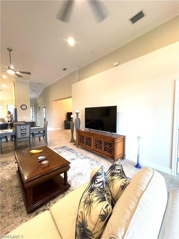 ESPLANADE - Residential Lease
