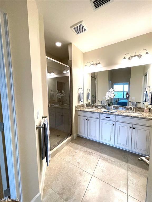 ESPLANADE - Residential Lease