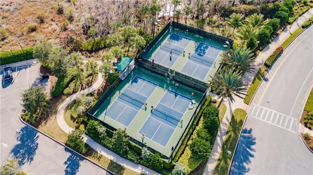 ESPLANADE - Residential Lease