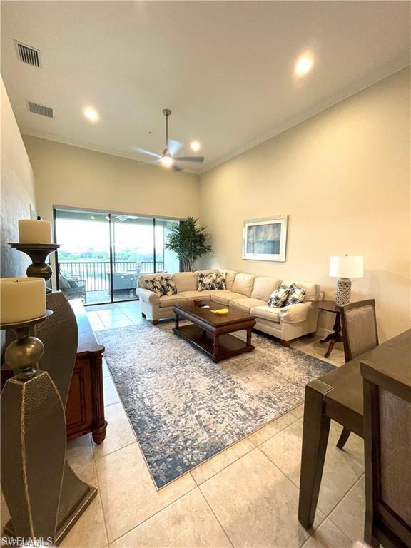 ESPLANADE - Residential Lease
