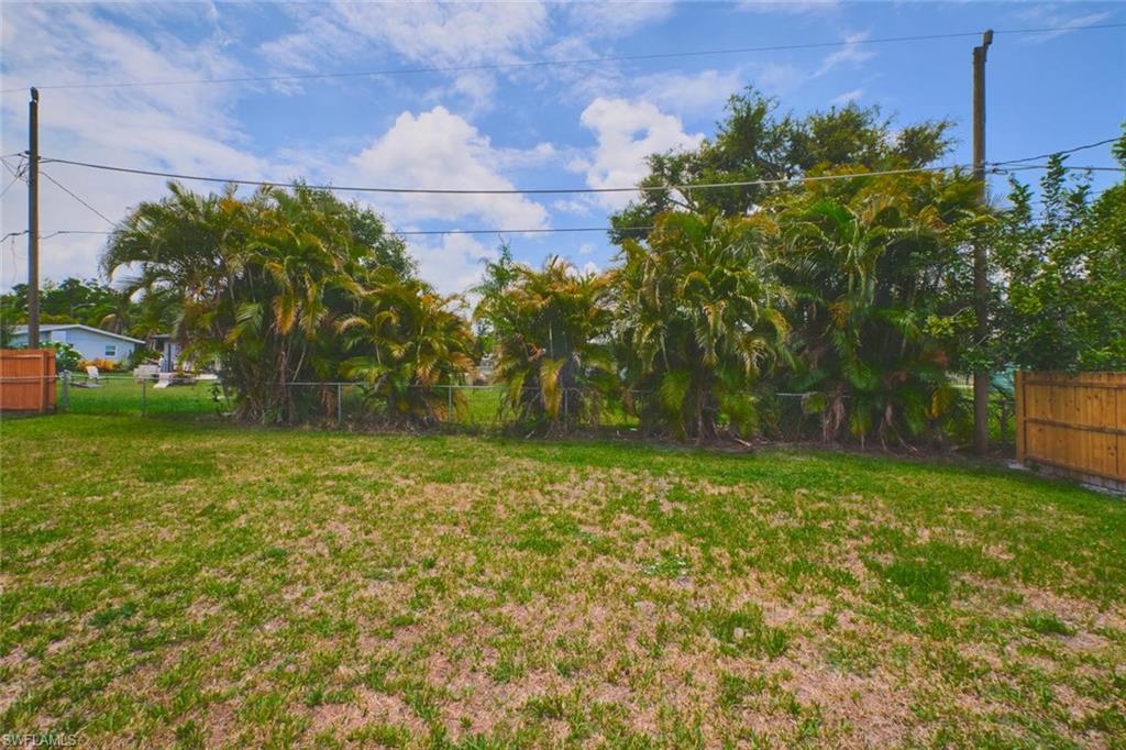 FORT MYERS SHORES - Residential