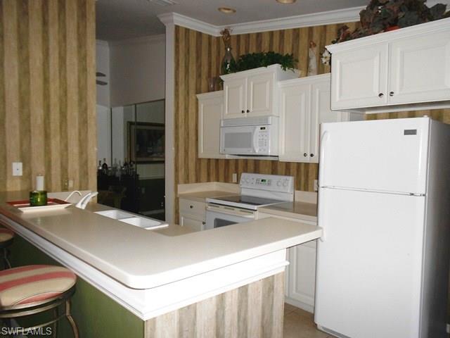 TWIN LAKES - Residential