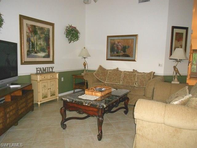 TWIN LAKES - Residential