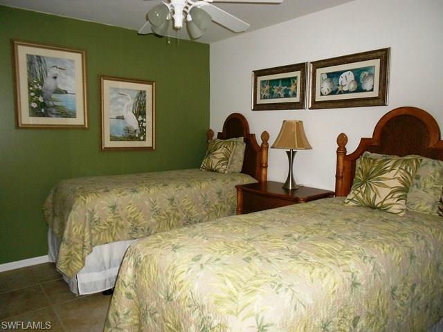 TWIN LAKES - Residential