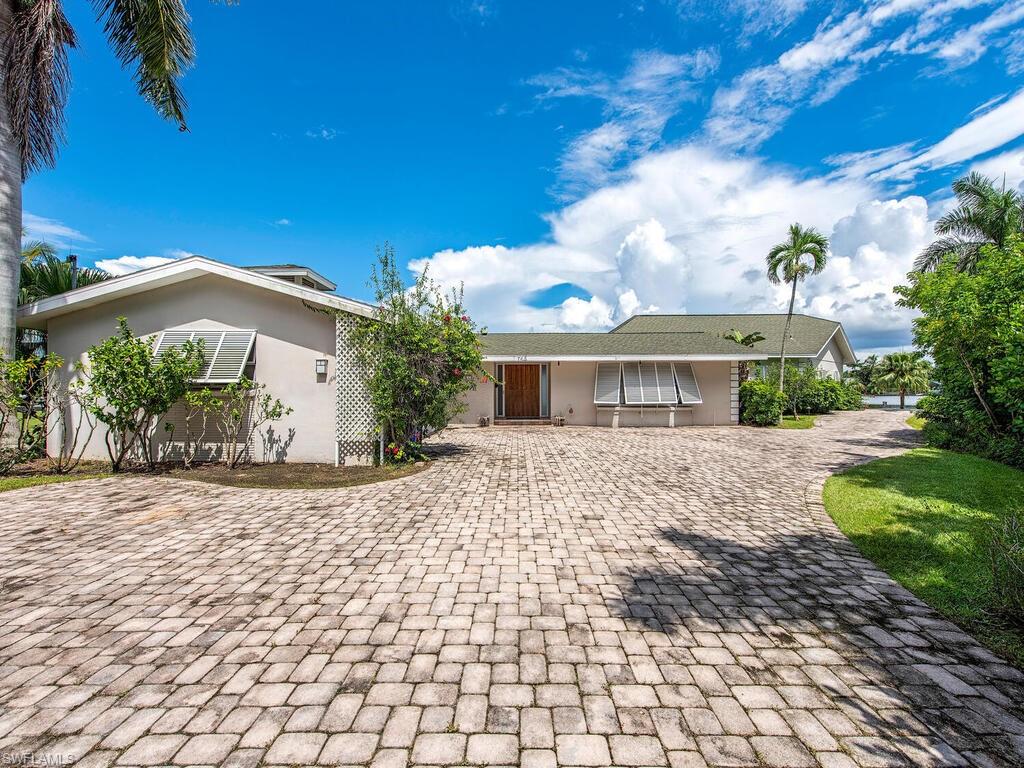 AQUALANE SHORES - Residential